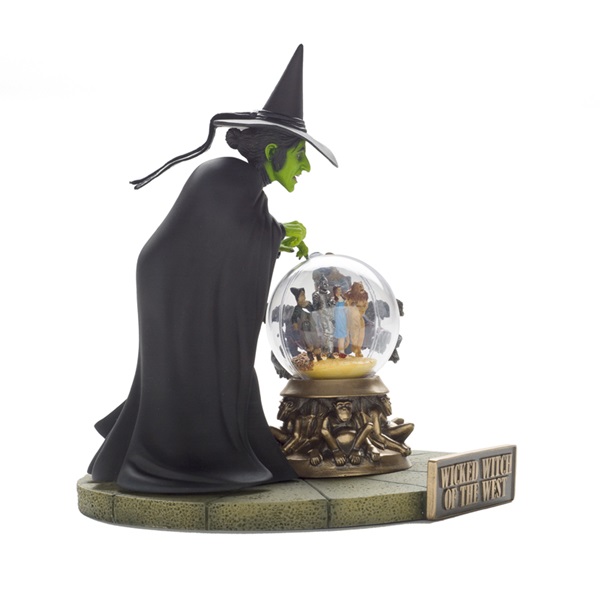 FSMWB0316_PolarLights_Witch_02